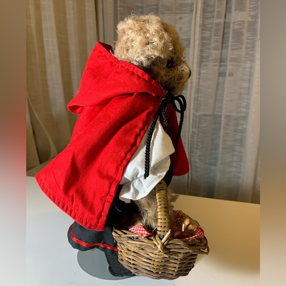 Annette Funicello Collectible Bear Co. Red Riding Hood w basket 12” all original - Picture 8 of 15